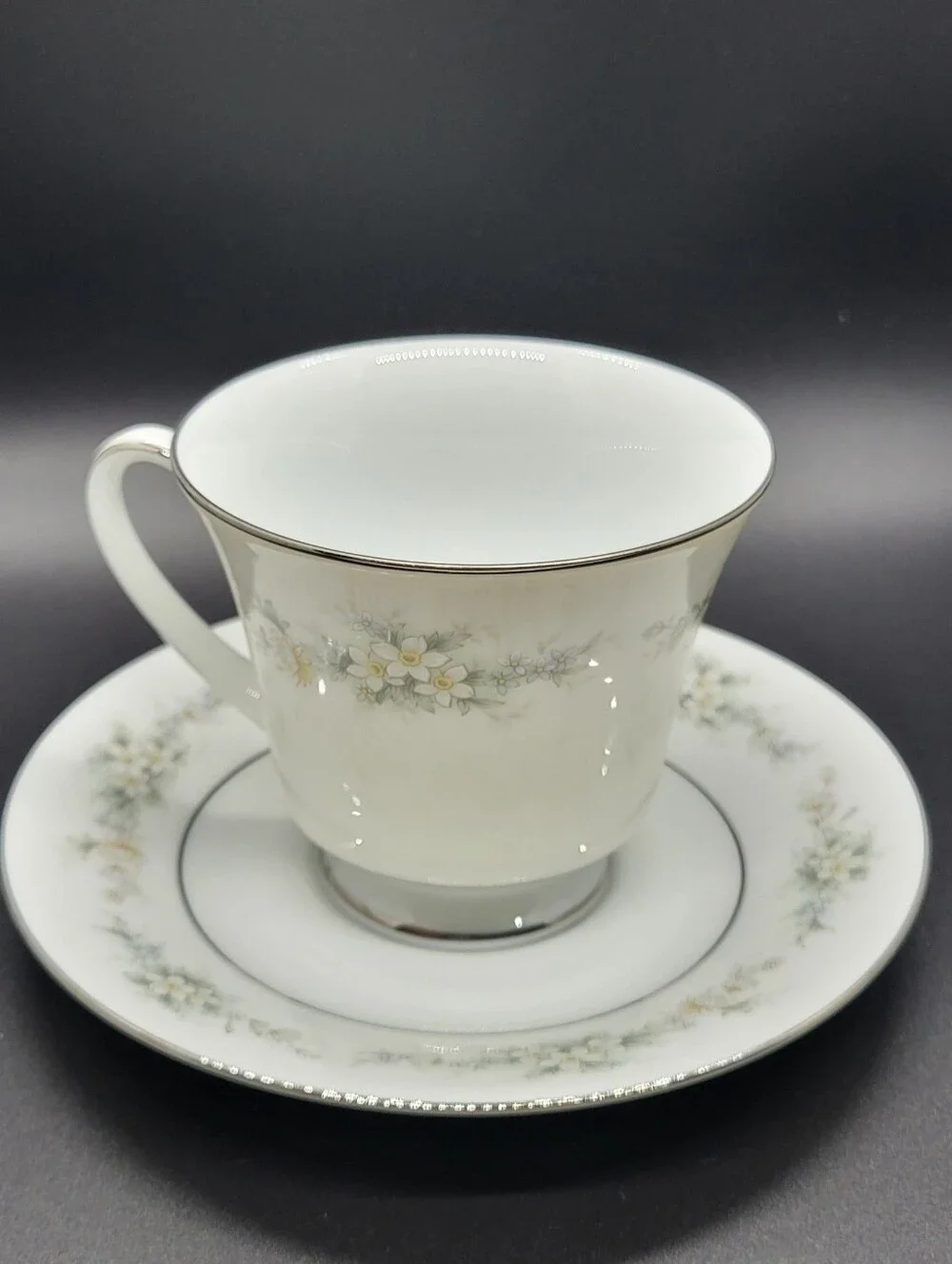 Noritake Melissa 3080 Teacups And Saucers 23 Pieces